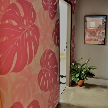 Stonewall - Self Check In 호스텔 *