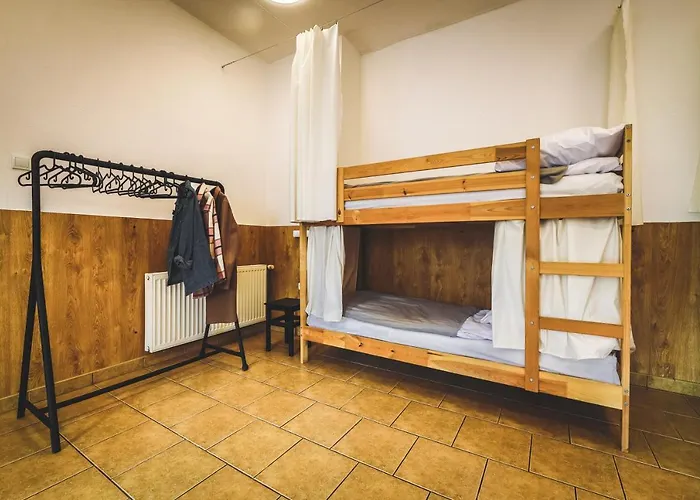 Stonewall - Self Check In Hostel *