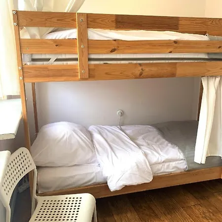 Stonewall - Self Check In Hostel *